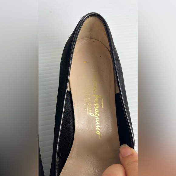Salvatore Ferragamo Vera Bow SEUDE Shoes Classic black Size 6B READ please - Picture 12 of 14